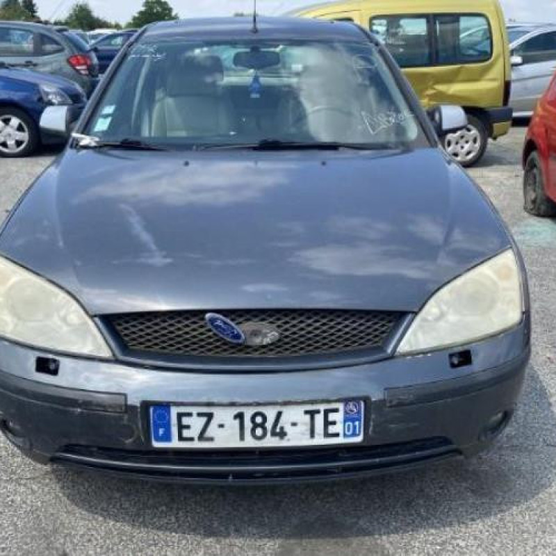 Feu arriere principal droit (feux) FORD MONDEO 2 Photo n°18