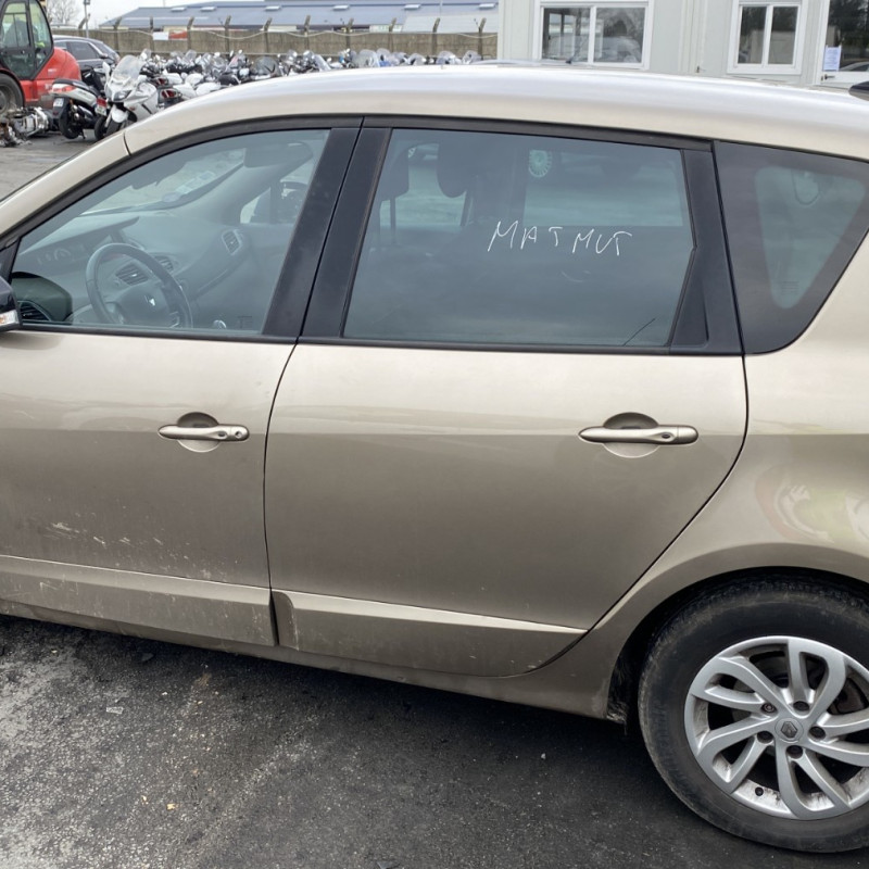 RENAULT SCENIC 3 PHASE 3 1.2i - 16V TURBO TCE 115 Photo n°17