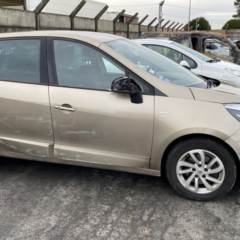 RENAULT SCENIC 3 PHASE 3 1.2i - 16V TURBO TCE 115 Photo n°18