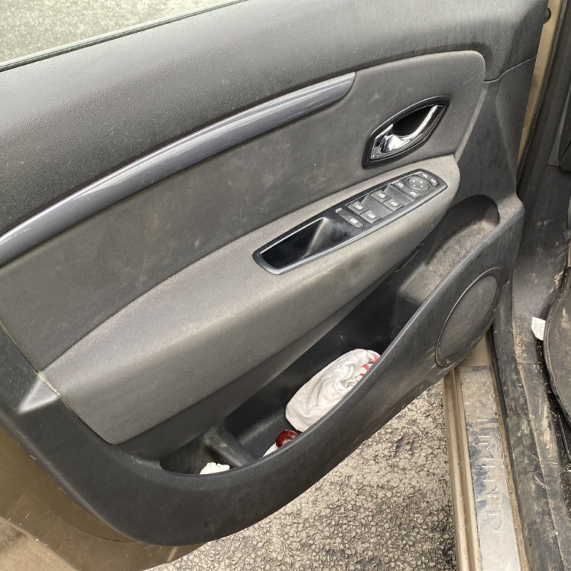 RENAULT SCENIC 3 PHASE 3 1.2i - 16V TURBO TCE 115 Photo n°20