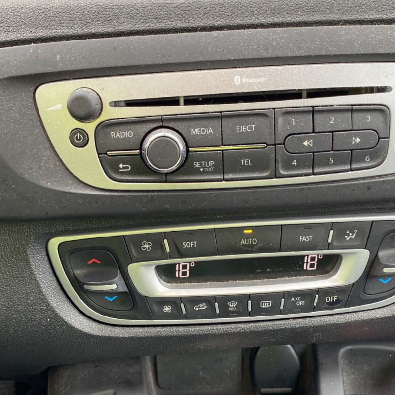 RENAULT SCENIC 3 PHASE 3 1.2i - 16V TURBO TCE 115 Photo n°27