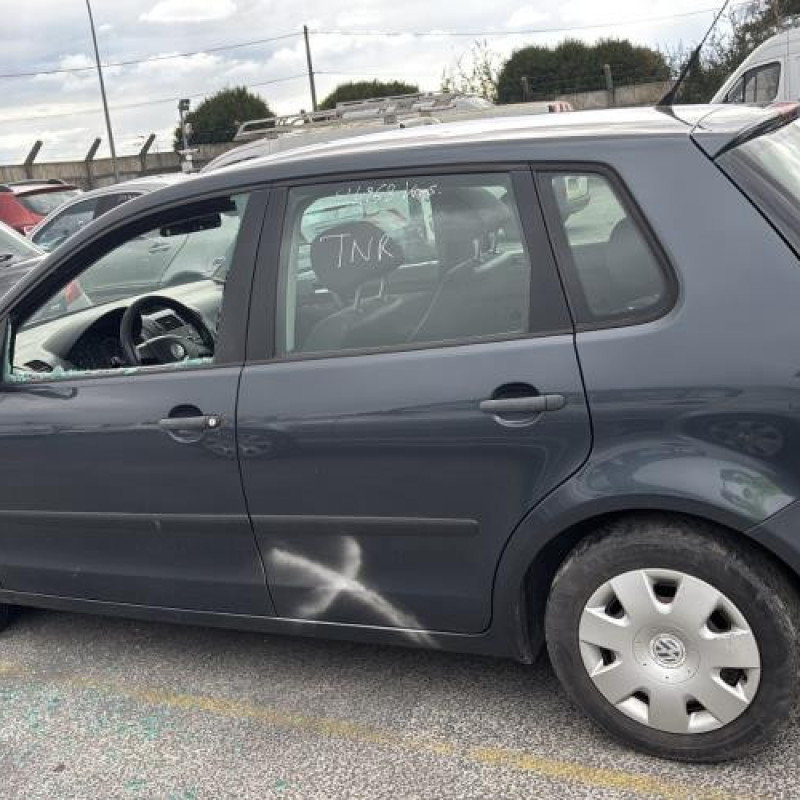 Pare choc arriere VOLKSWAGEN POLO 4 Photo n°13
