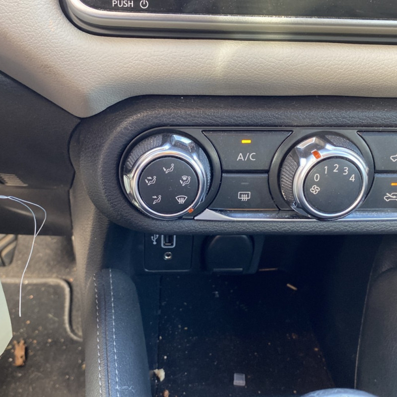 NISSAN MICRA 5 1.0i - 12V TURBO TCE 100 Photo n°17