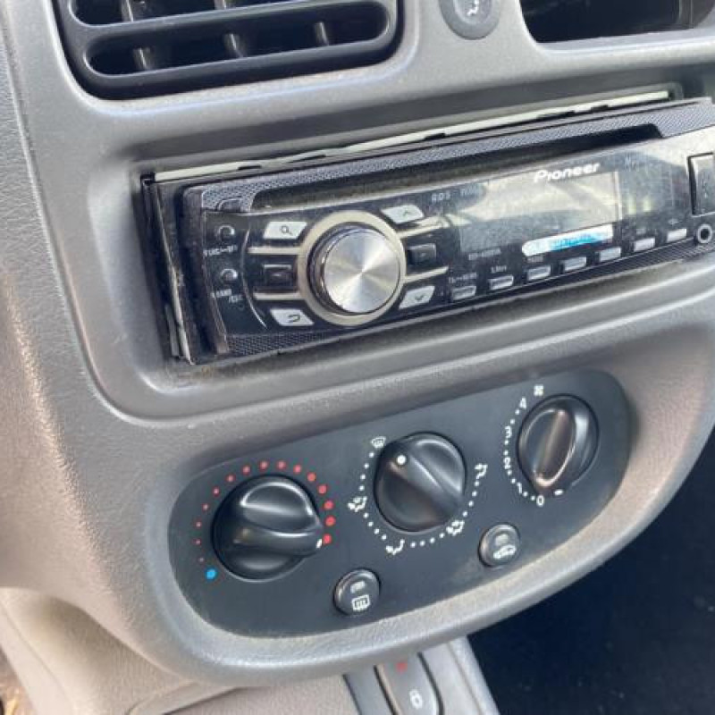 Moteur RENAULT CLIO 2 Photo n°4