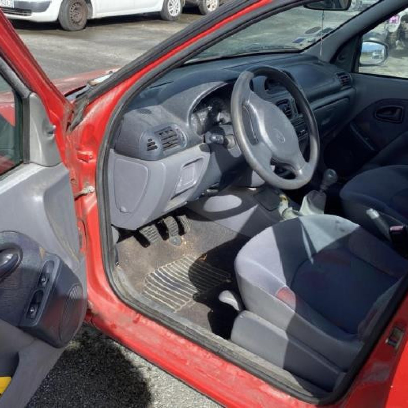 Moteur RENAULT CLIO 2 Photo n°13