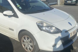 Pretensionneur de ceinture avant gauche RENAULT CLIO 3