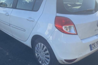 Pretensionneur de ceinture avant gauche RENAULT CLIO 3