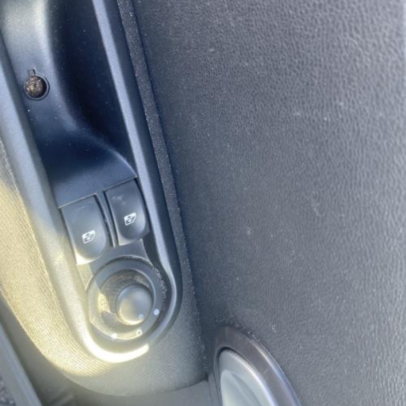 Pretensionneur de ceinture avant gauche RENAULT CLIO 3 Photo n°13