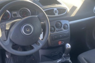 Pretensionneur de ceinture avant gauche RENAULT CLIO 3