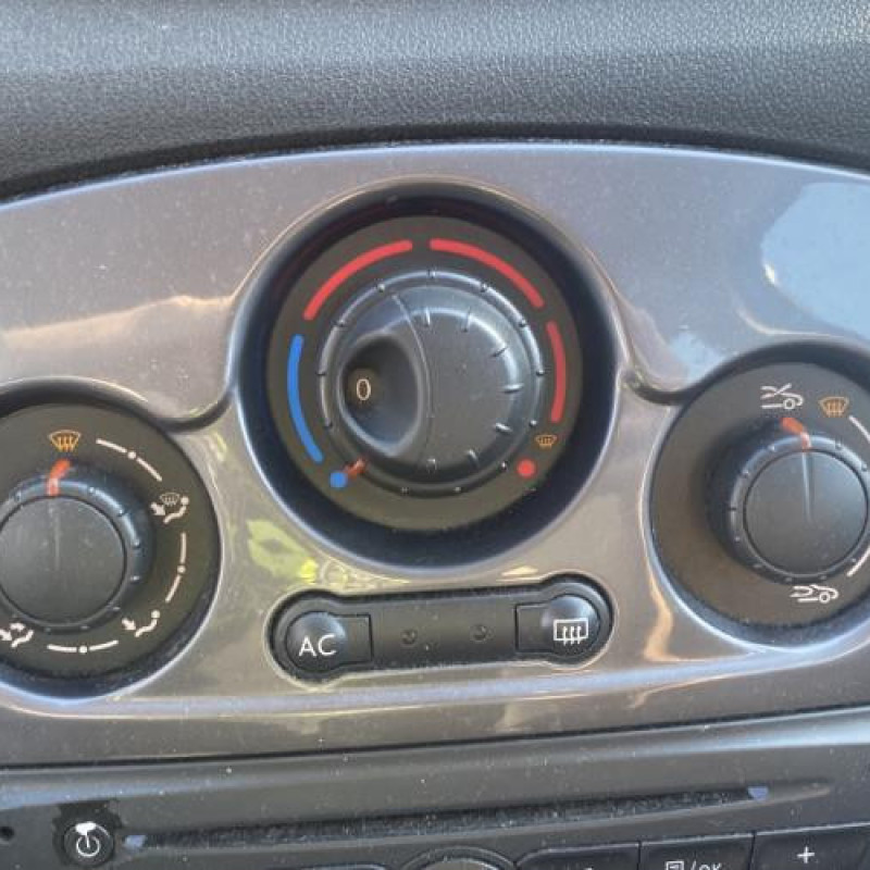 Pretensionneur de ceinture avant gauche RENAULT CLIO 3 Photo n°19