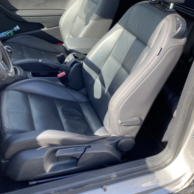 VOLKSWAGEN GOLF 6 CABRIOLET 1.4 TSI - 16V TURBO Photo n°22