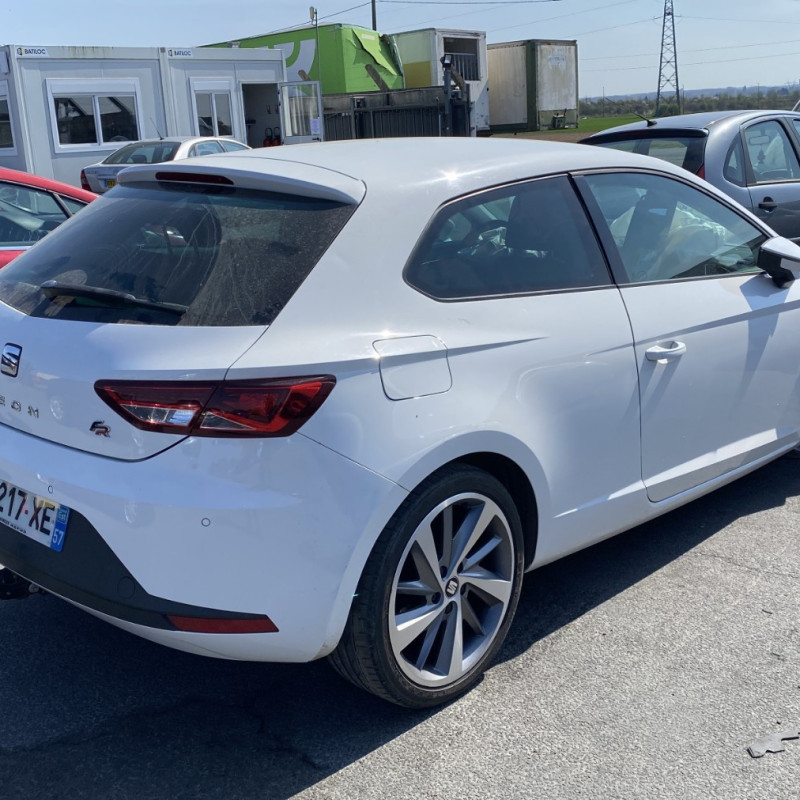 SEAT LEON 3 SC PHASE 1 COUPE 2.0 TDI - 16V TURBO Photo n°4