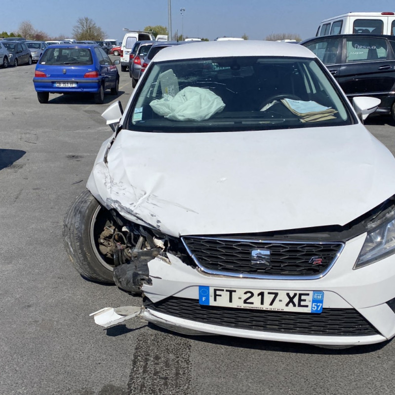 SEAT LEON 3 SC PHASE 1 COUPE 2.0 TDI - 16V TURBO Photo n°6