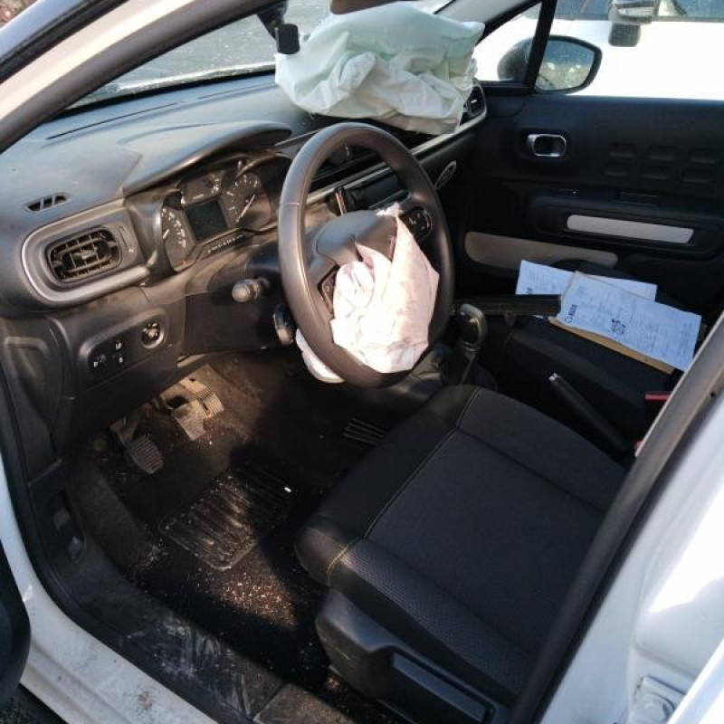 CITROEN C3 3 PHASE 1 1.2 VTI - 12V Photo n°9