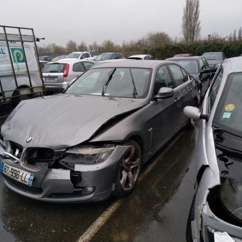 BMW SERIE 3 E90 PHASE 2 318d 2.0D - 16V TURBO Photo n°2