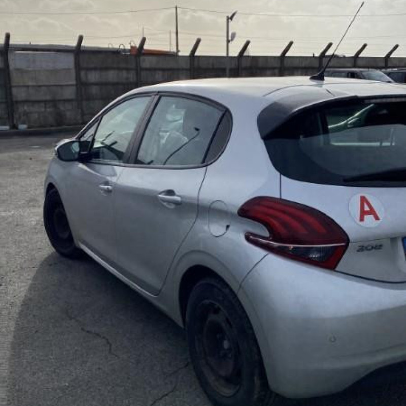 PEUGEOT 208 1 PHASE 2 1.6 BLUE HDI - 8V TURBO Photo n°4
