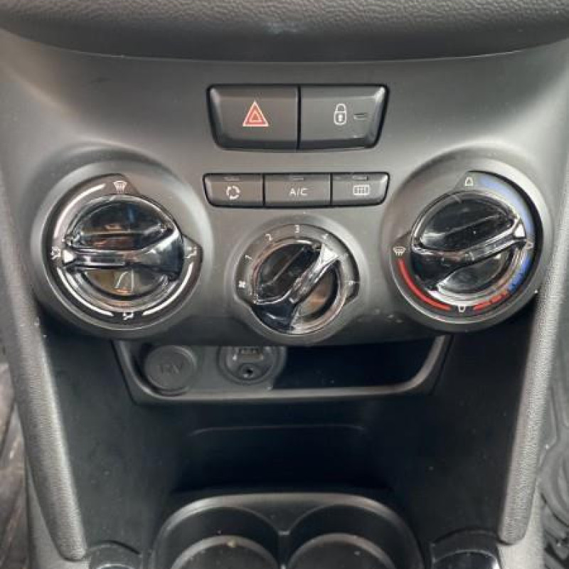 PEUGEOT 208 1 PHASE 2 1.6 BLUE HDI - 8V TURBO Photo n°9