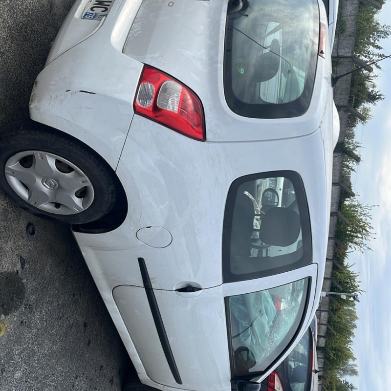 RENAULT TWINGO 2 PHASE 1 1.2i - 16V Photo n°8