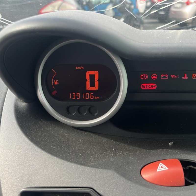 RENAULT TWINGO 2 PHASE 1 1.2i - 16V Photo n°11