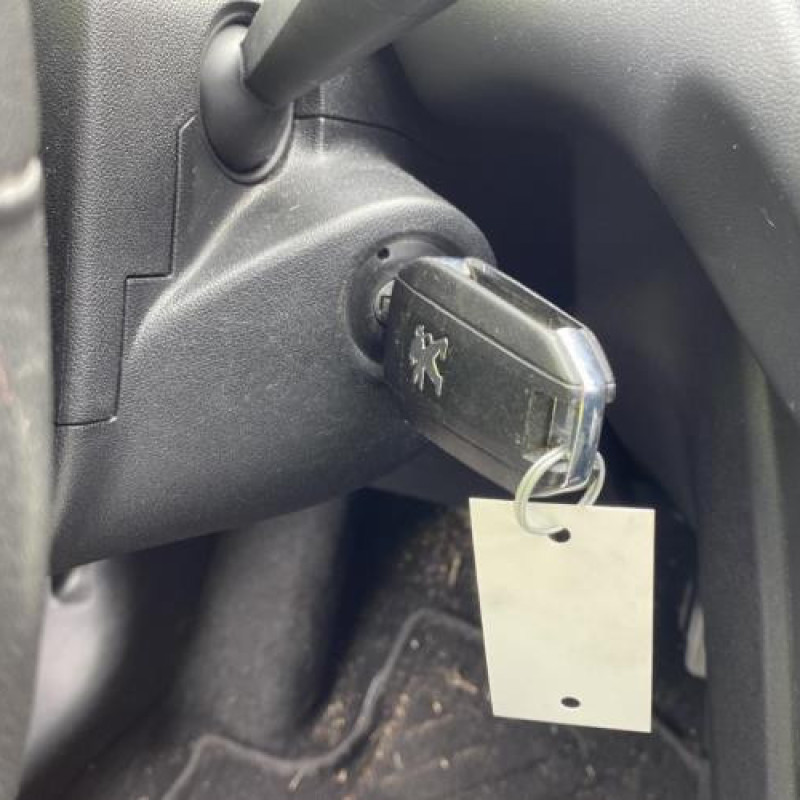 Pivot de moyeu avant droit PEUGEOT 208 1 Photo n°17