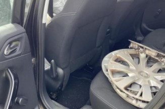 Pivot de moyeu avant gauche PEUGEOT 208 1