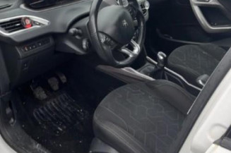Pretensionneur de ceinture avant droit PEUGEOT 2008 1