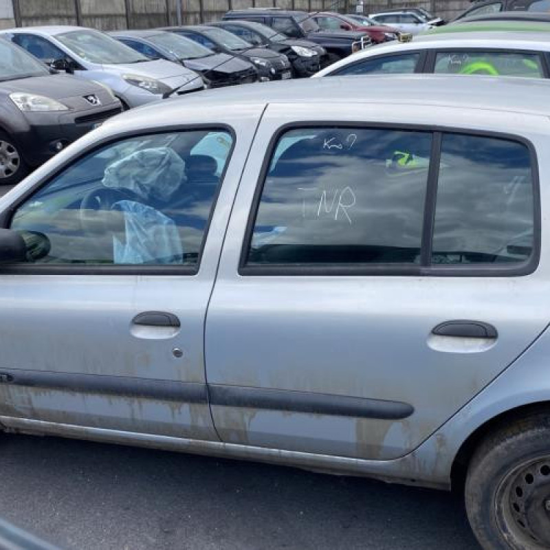 Feu arriere principal droit (feux) RENAULT CLIO 2 Photo n°9