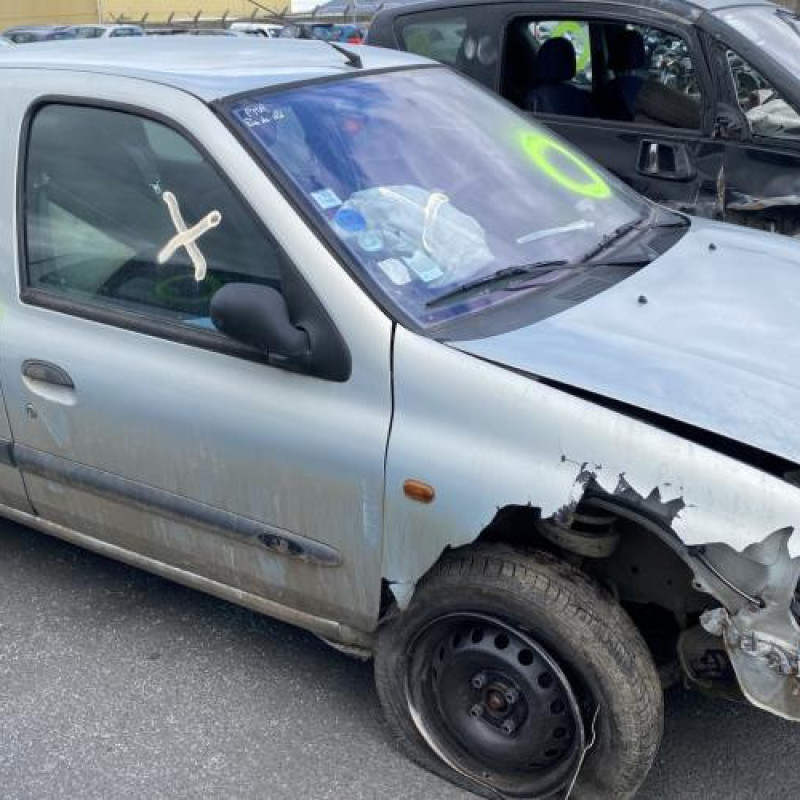 Feu arriere principal droit (feux) RENAULT CLIO 2 Photo n°10