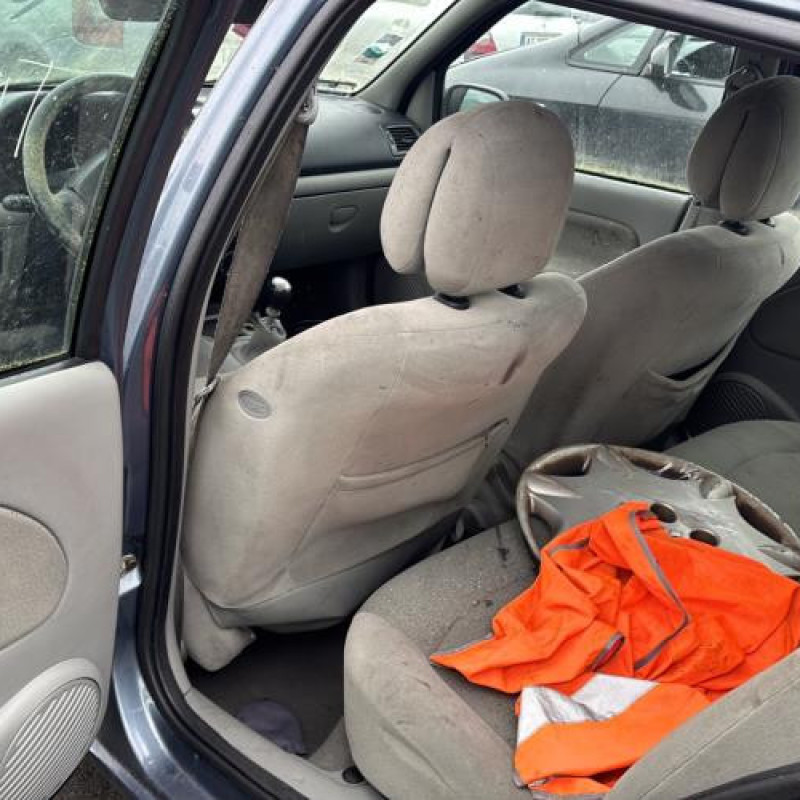 Porte arriere gauche RENAULT CLIO 2 Photo n°17
