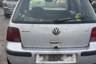 Pretensionneur de ceinture avant gauche VOLKSWAGEN GOLF 4