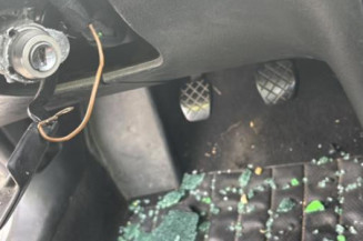 Pretensionneur de ceinture avant gauche VOLKSWAGEN GOLF 4
