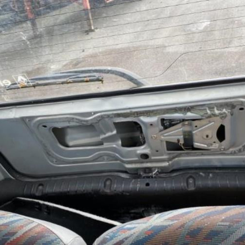 Poignee porte avant gauche RENAULT TWINGO 1 Photo n°10