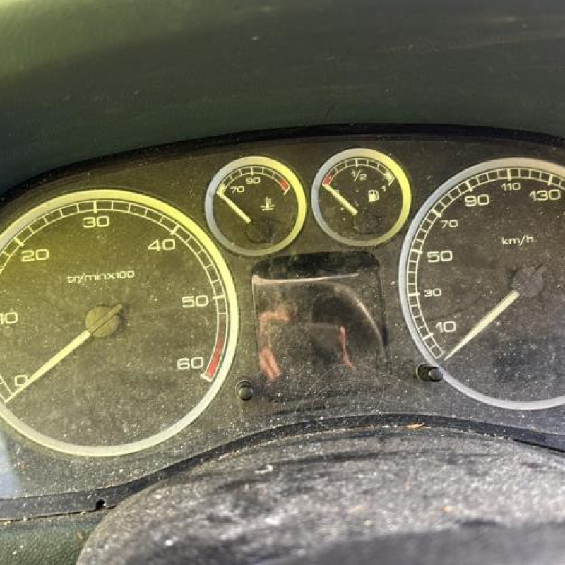 Bouton de warning PEUGEOT 307 Photo n°16