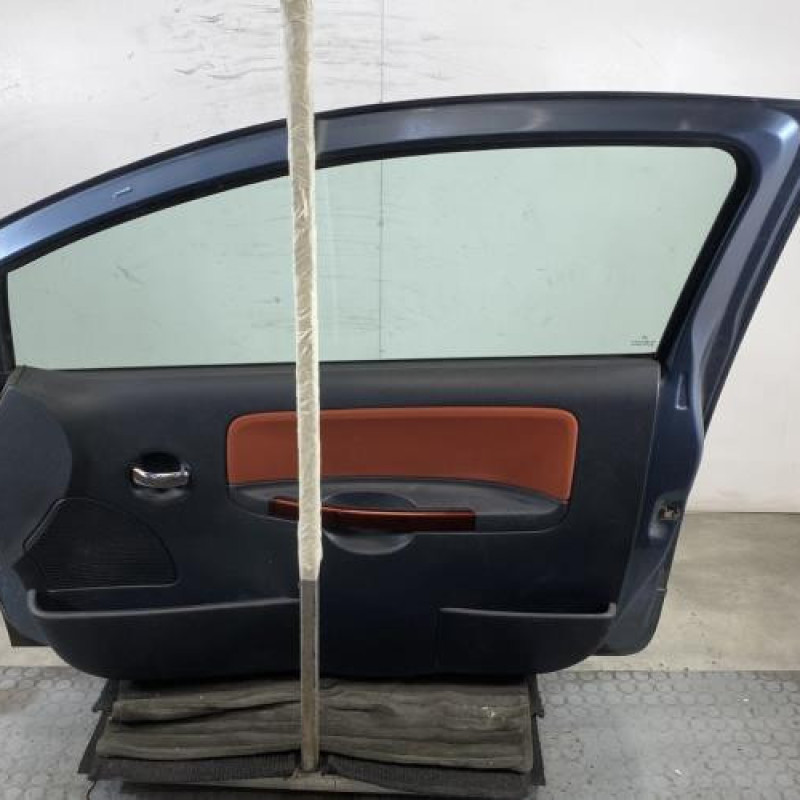 Porte avant droit CITROEN C2 Photo n°7
