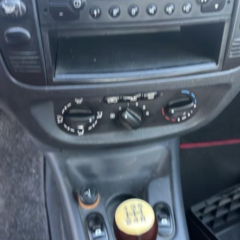 Leve vitre electrique avant gauche CITROEN C2 Photo n°13