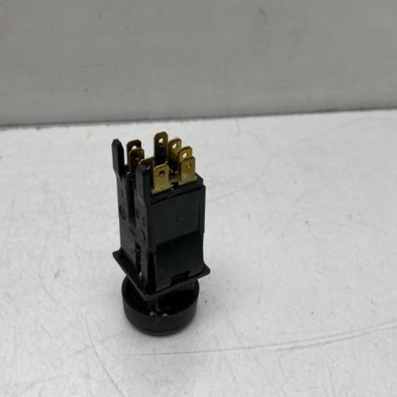 Bouton de warning PEUGEOT 106 Photo n°3