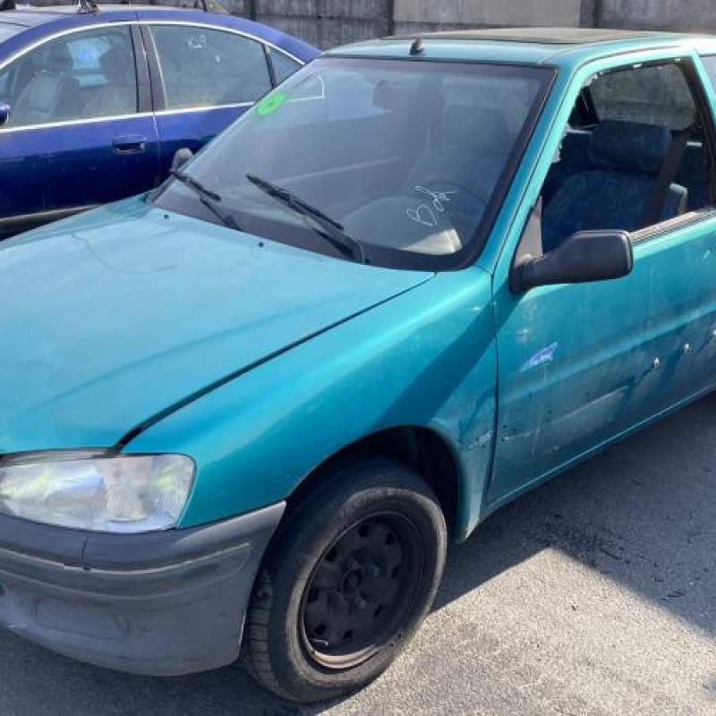 Bouton de warning PEUGEOT 106 Photo n°4
