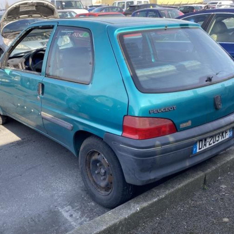 Bouton de warning PEUGEOT 106 Photo n°7