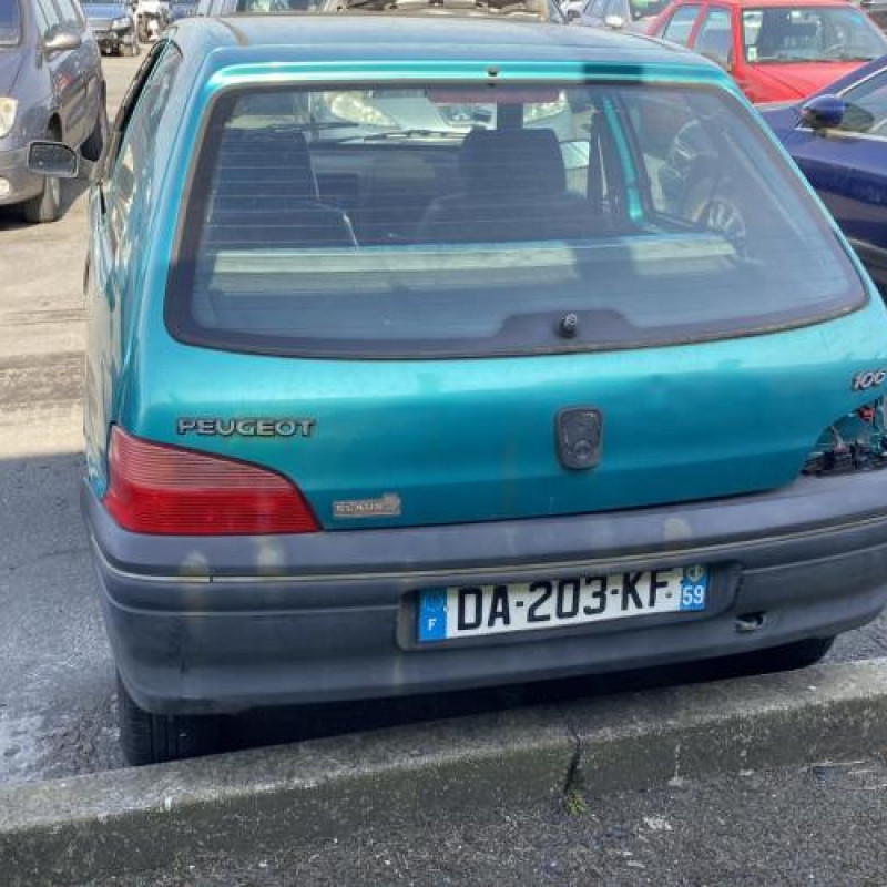 Bouton de warning PEUGEOT 106 Photo n°8
