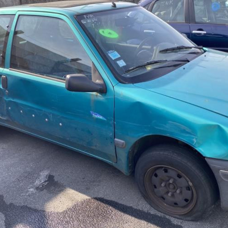 Bouton de warning PEUGEOT 106 Photo n°10