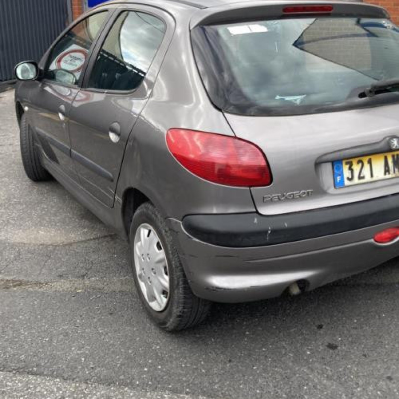Feu arriere stop central PEUGEOT 206 Photo n°6