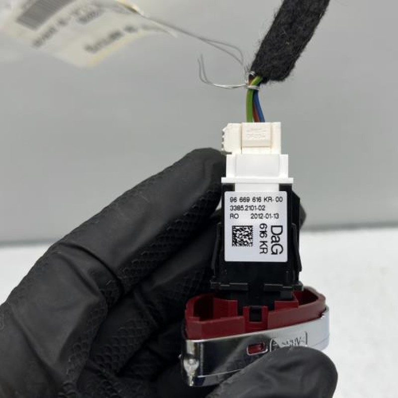 Bouton de warning CITROEN C3 2 Photo n°3