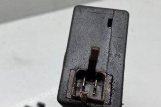 Serrure avant droit CITROEN SAXO