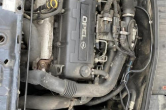 Optique avant principal gauche (feux)(phare) OPEL CORSA C