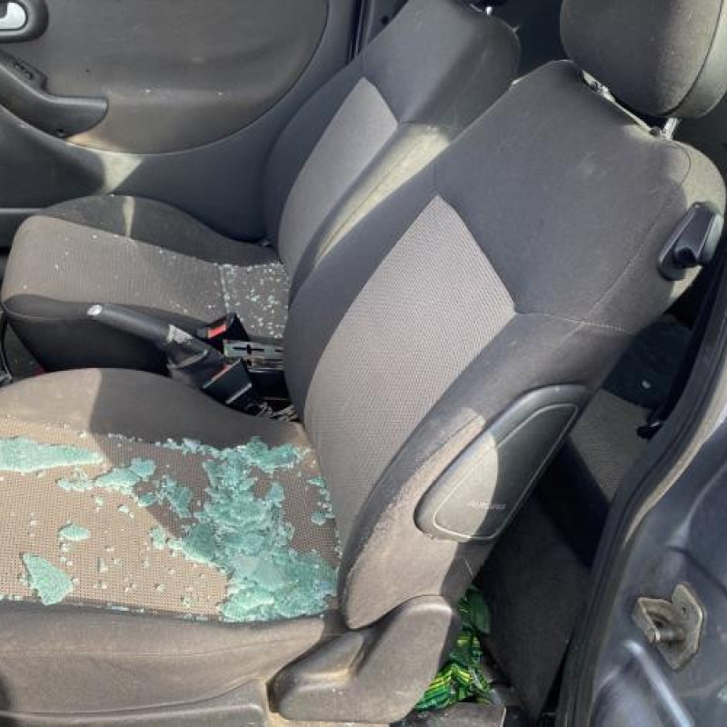 Custode arriere droit OPEL CORSA C Photo n°15