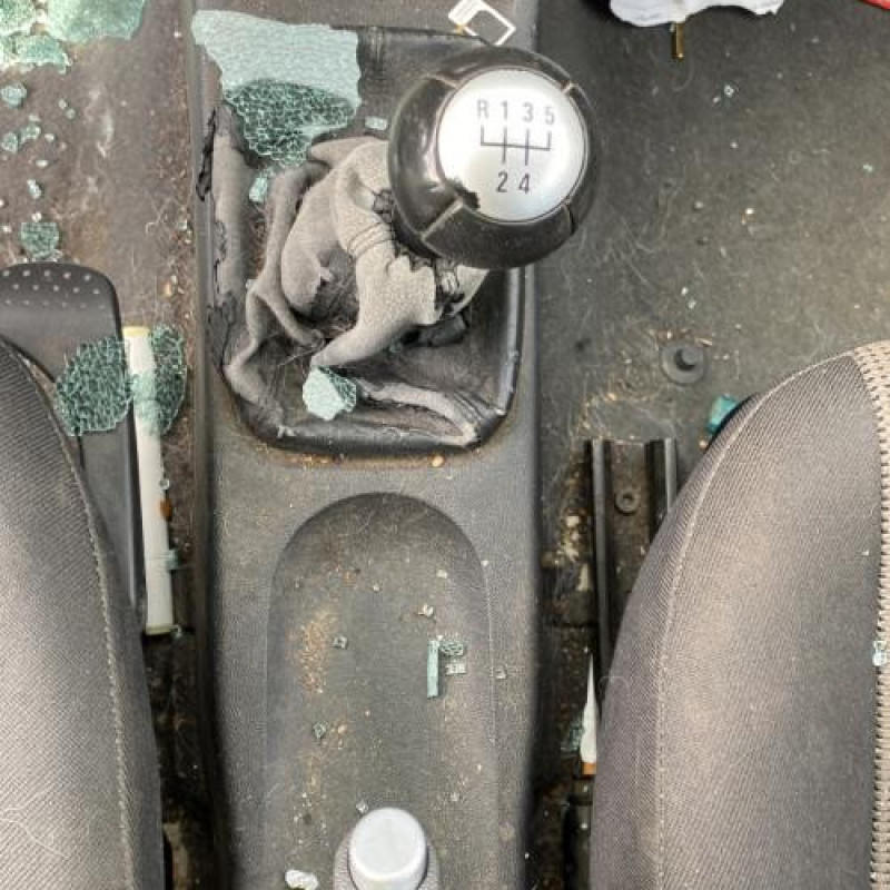 Moteur essuie glace arriere OPEL CORSA C Photo n°15