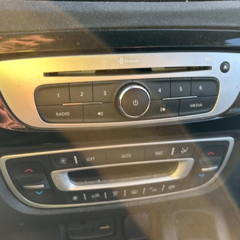 Moteur essuie glace avant droit RENAULT SCENIC 3 Photo n°18