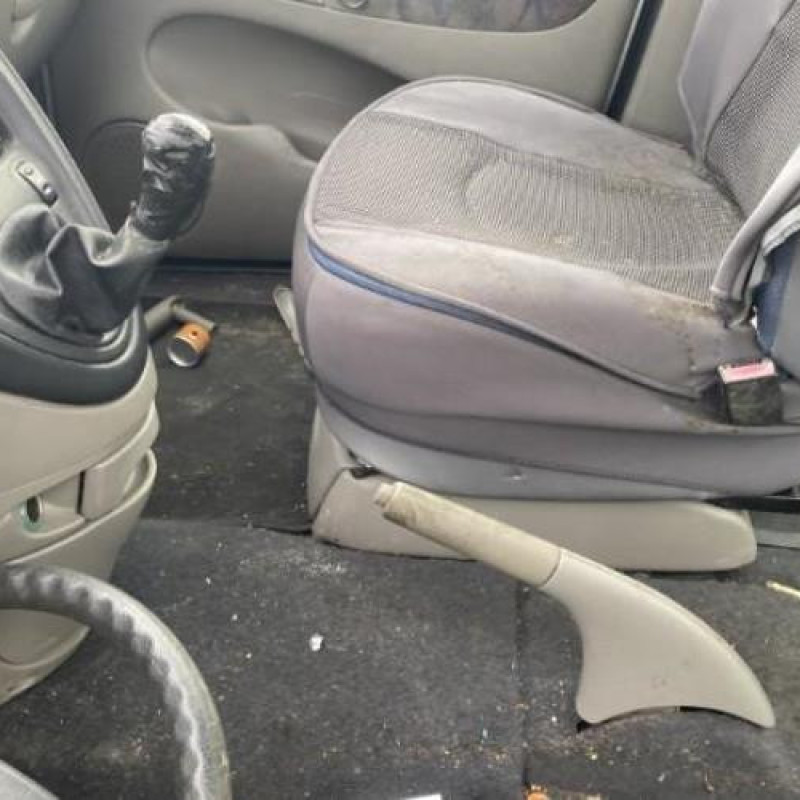 Feu arriere principal gauche (feux) CITROEN XSARA PICASSO Photo n°13