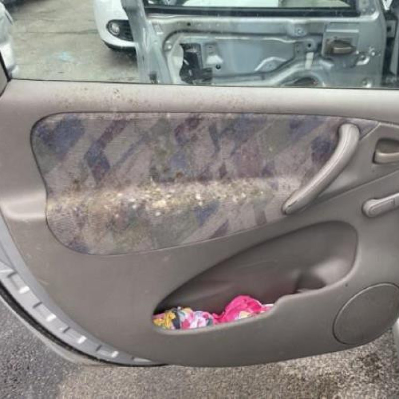 Feu arriere principal gauche (feux) CITROEN XSARA PICASSO Photo n°20