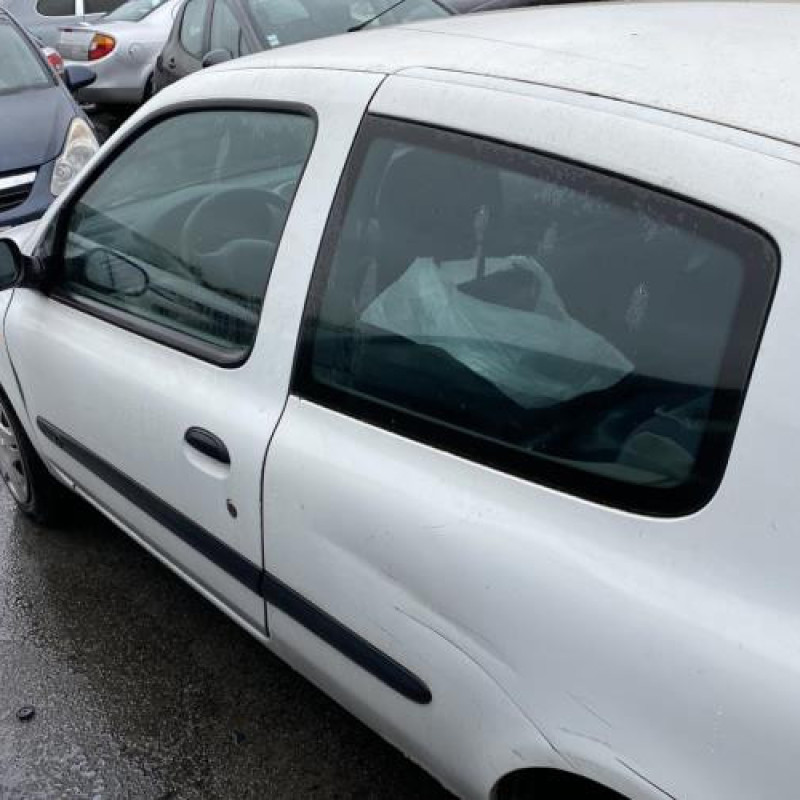 Calandre RENAULT CLIO 2 Photo n°10